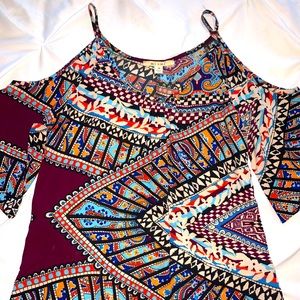 Open shoulder patterned blouse